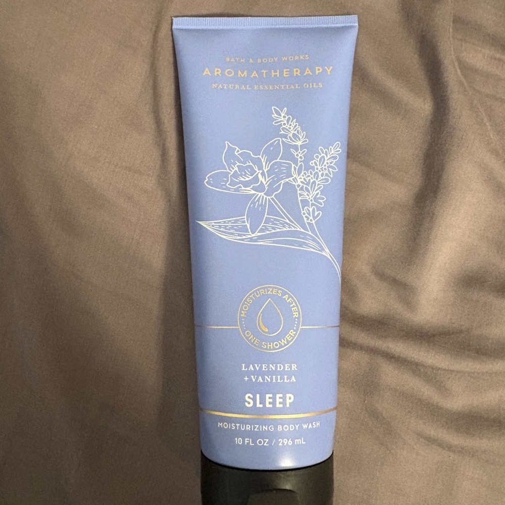 Bath & Body Works Aromatherapy Lavender Vanilla Body Wash - Blue